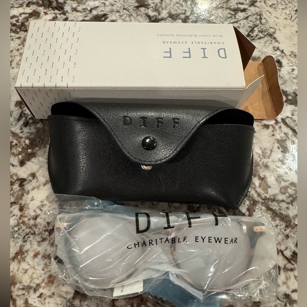 DIFF Blue-Light Blocking Glasses - Picture 9 of 11